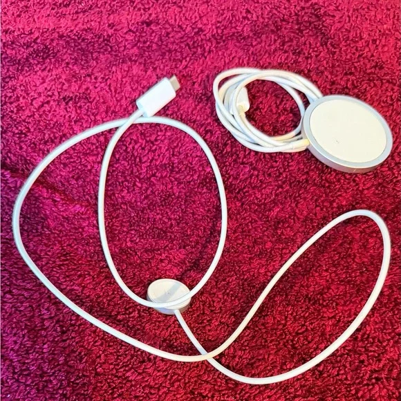 Apple White Chargers.
For Apple Watch and MagSafe charger - Picture 1 of 4